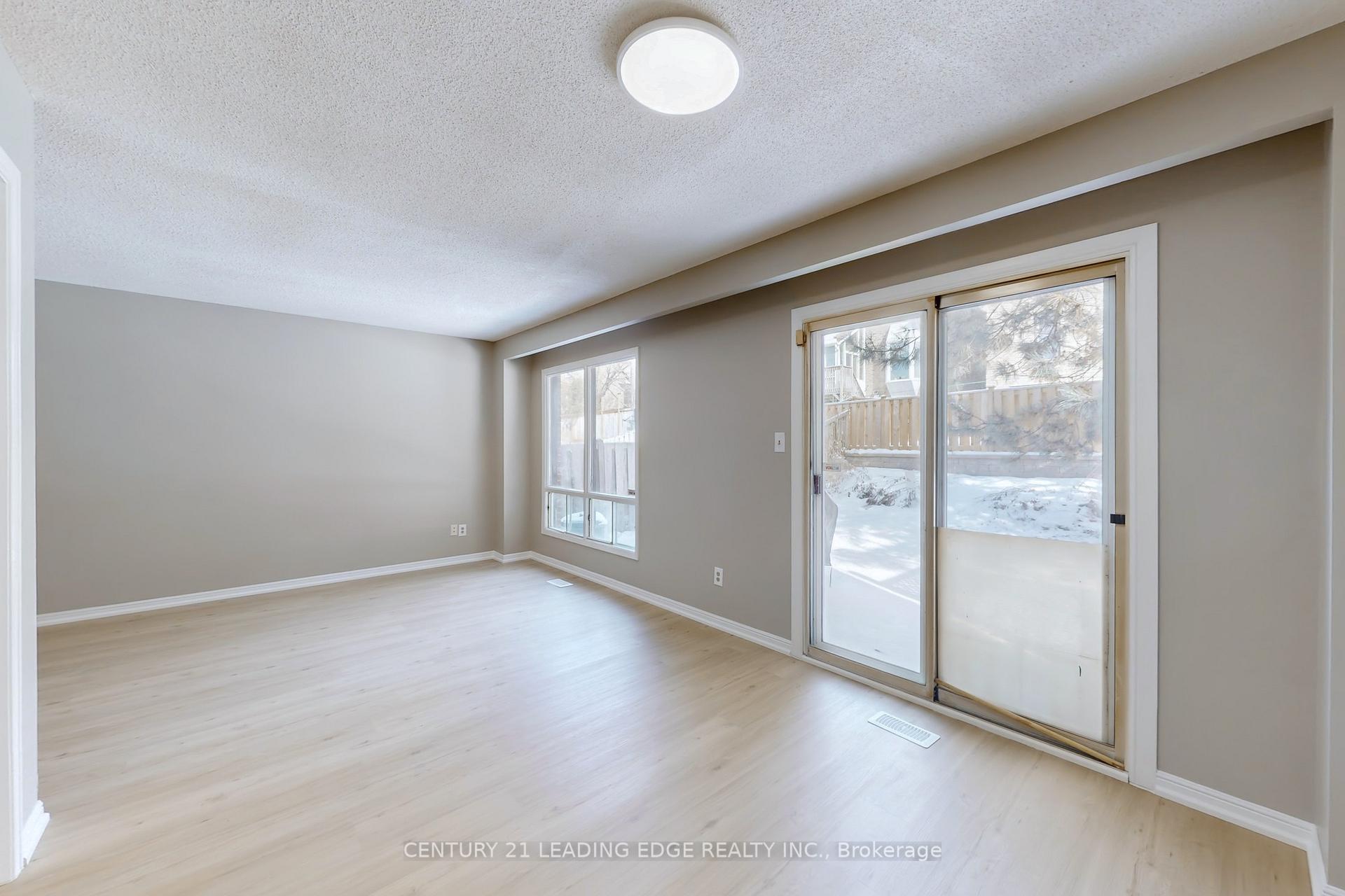 Photo 10 of 110 Stargell Crescent, Markham, Raymerville — HOMEH