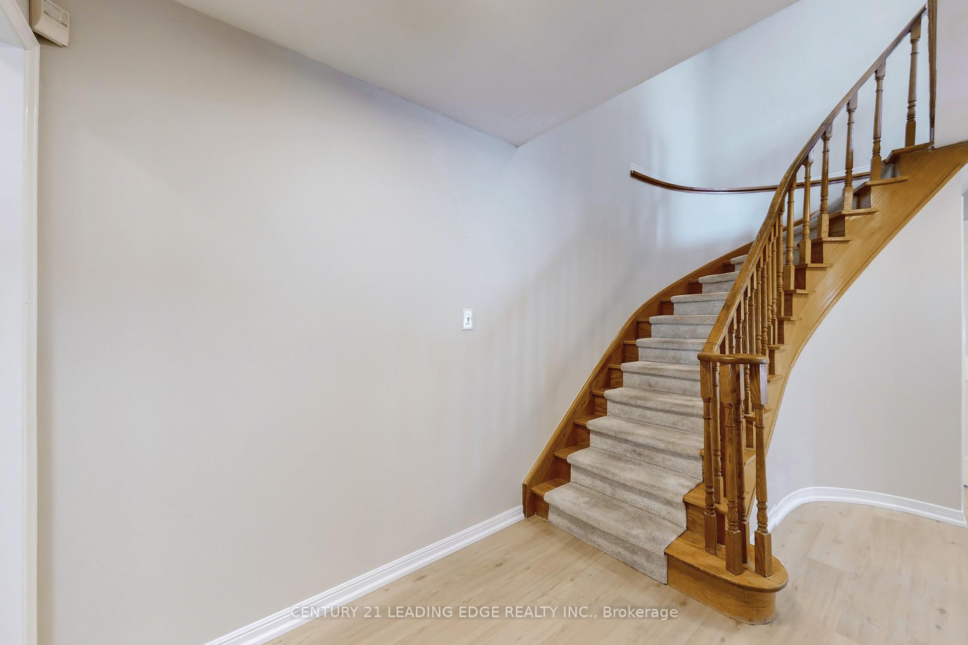 Photo 8 of 110 Stargell Crescent, Markham, Raymerville — HOMEH