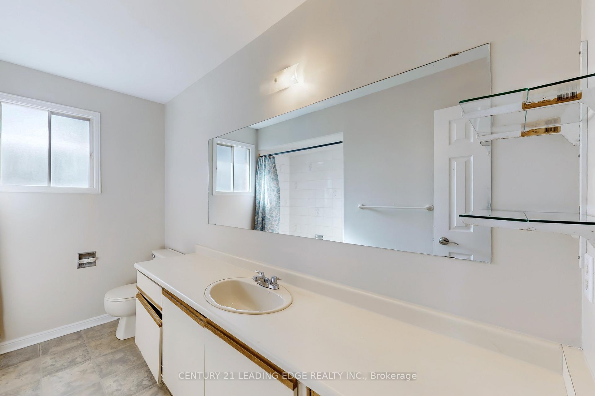 Photo 11 of 110 Stargell Crescent, Markham, Raymerville — HOMEH