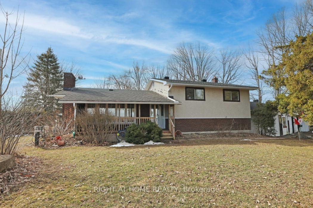 Photo 1 of 6024 Dobson Lane, Ottawa, Goulbourn Twp From Franktown Rd/South To Rideau — HOMEH