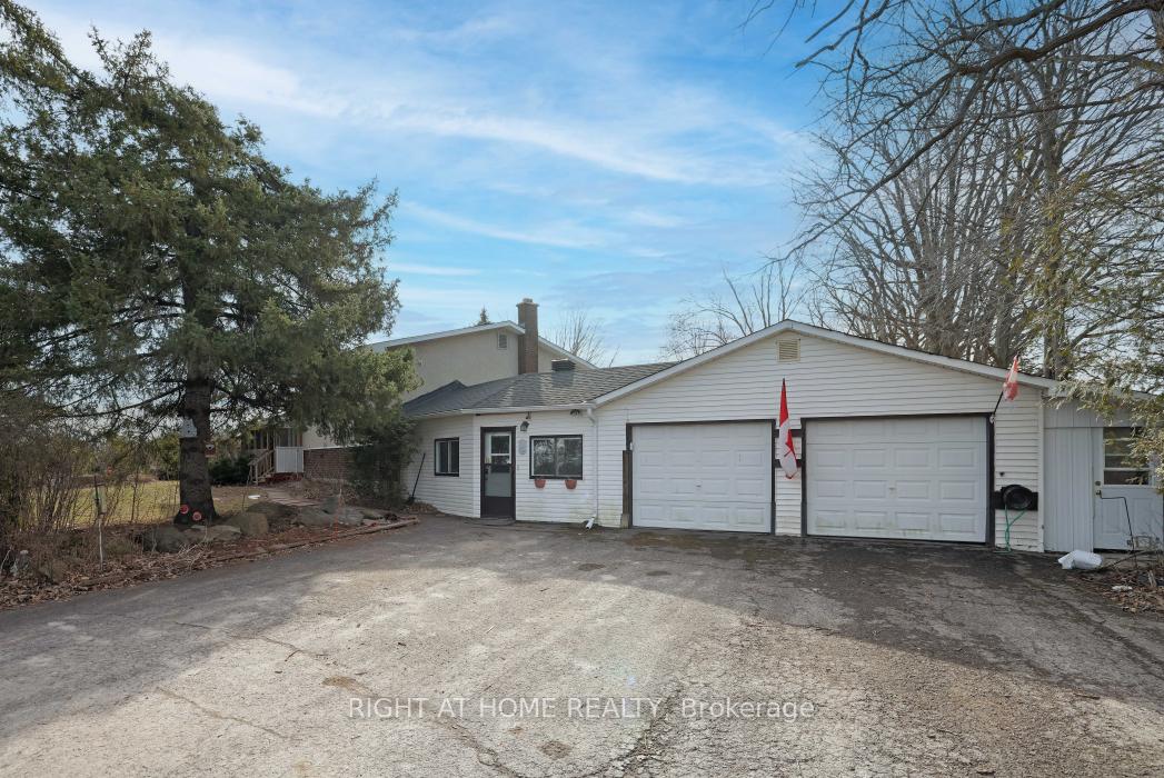 Photo 3 of 6024 Dobson Lane, Ottawa, Goulbourn Twp From Franktown Rd/South To Rideau — HOMEH