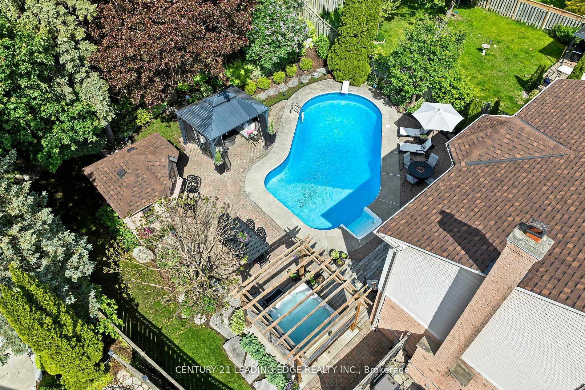 Photo 2 of 31 Rothean Drive, Whitby, Lynde Creek — HOMEH