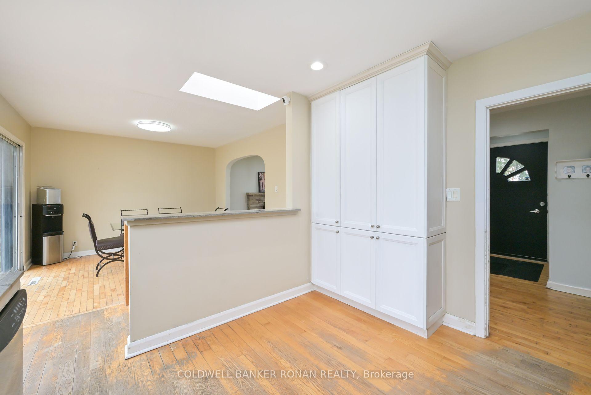 Photo 5 of 51 Sackville Street, Caledon, Bolton West — HOMEH