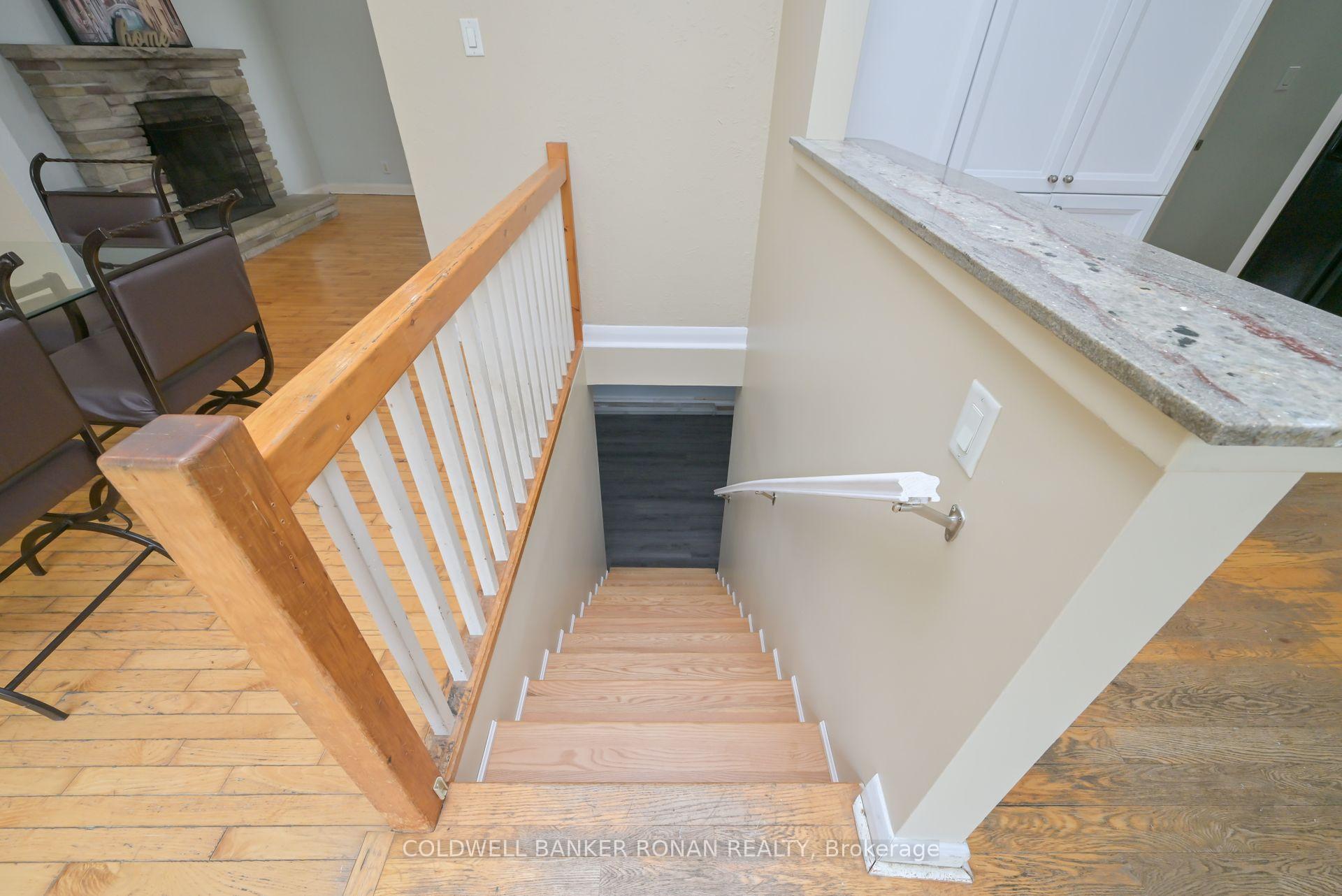 Photo 15 of 51 Sackville Street, Caledon, Bolton West — HOMEH