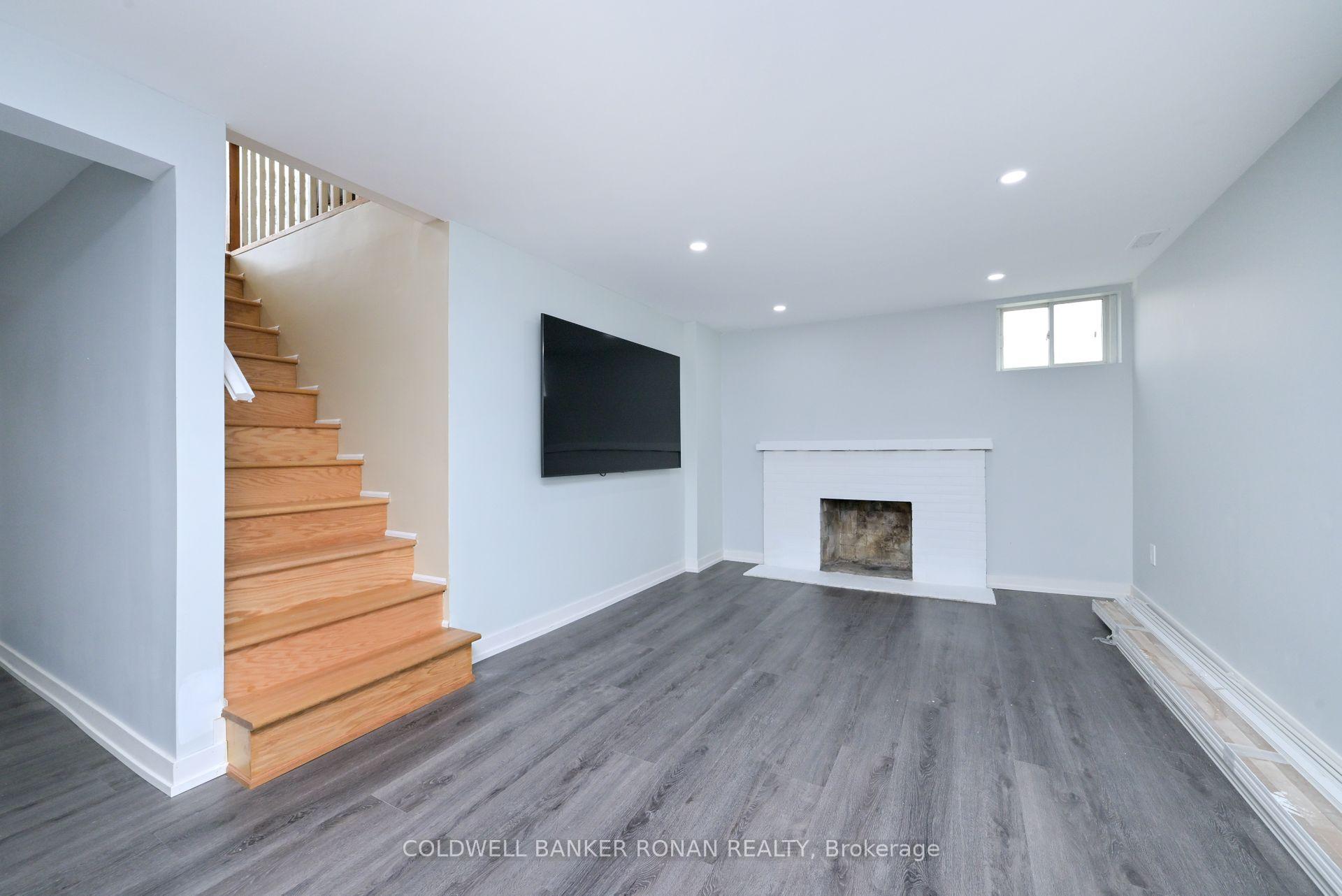 Photo 17 of 51 Sackville Street, Caledon, Bolton West — HOMEH