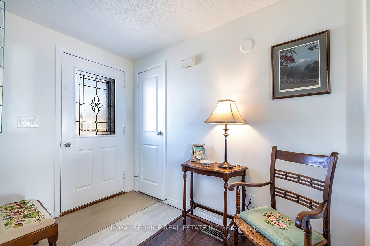 Photo 2 of 53 The Cove Road, Clarington, Newcastle — HOMEH