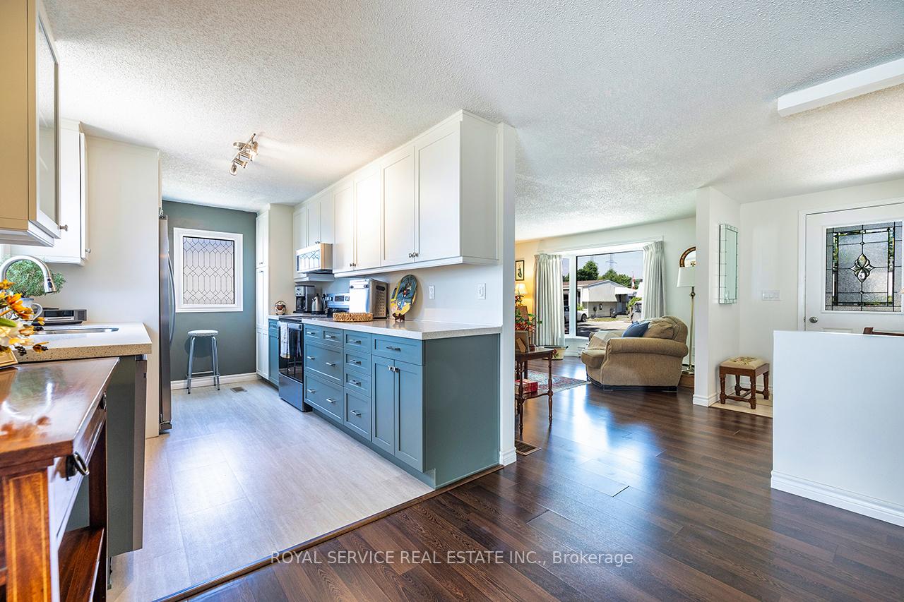 Photo 6 of 53 The Cove Road, Clarington, Newcastle — HOMEH