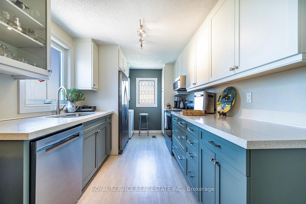 Photo 10 of 53 The Cove Road, Clarington, Newcastle — HOMEH
