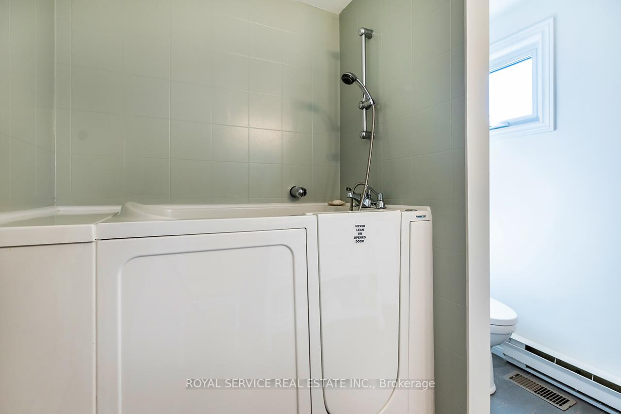 Photo 16 of 53 The Cove Road, Clarington, Newcastle — HOMEH