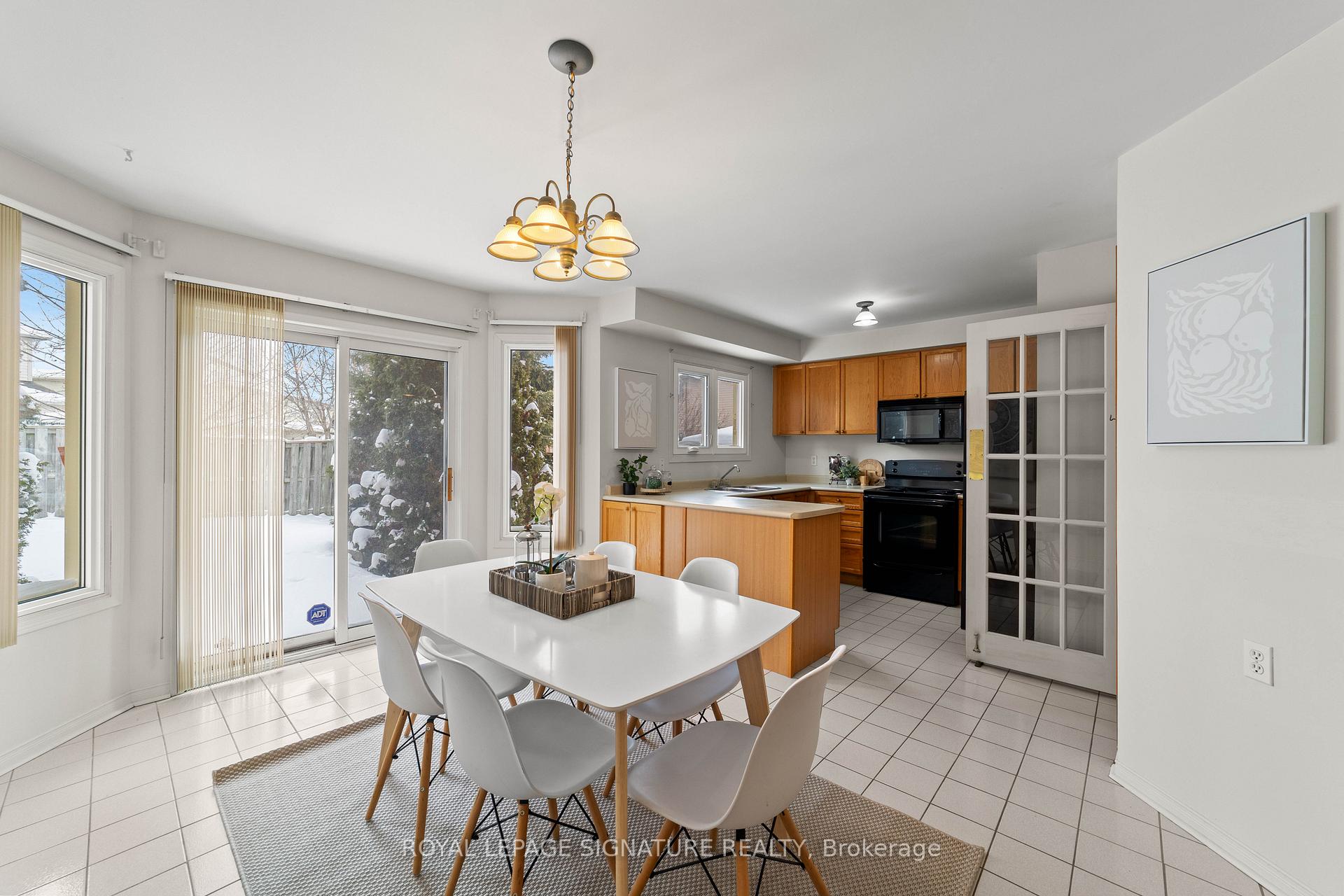 Photo 22 of 35 Valleywood Drive, Whitby, Williamsburg — HOMEH