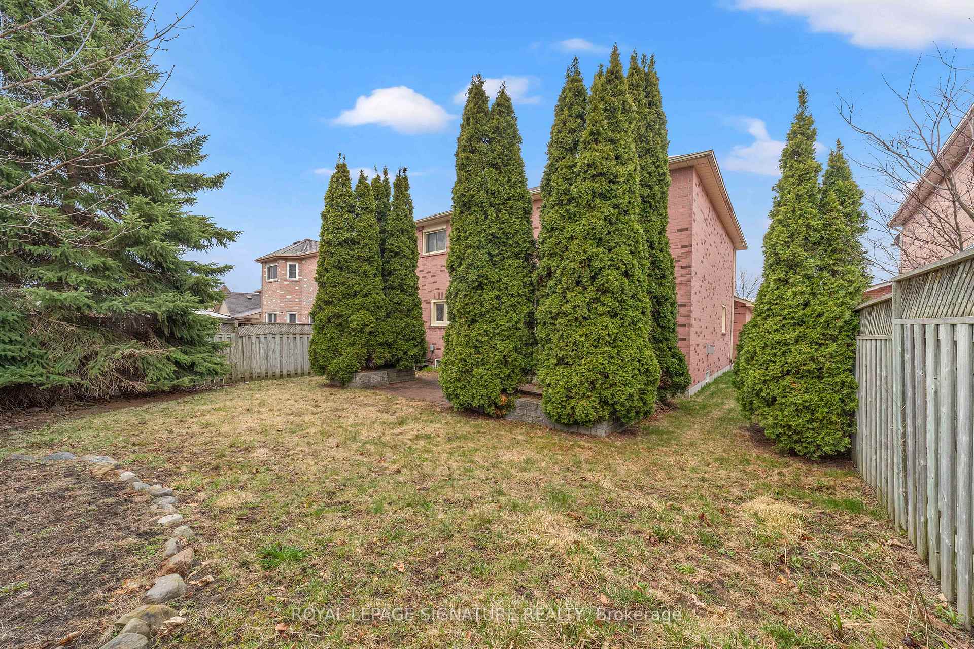 Photo 33 of 35 Valleywood Drive, Whitby, Williamsburg — HOMEH