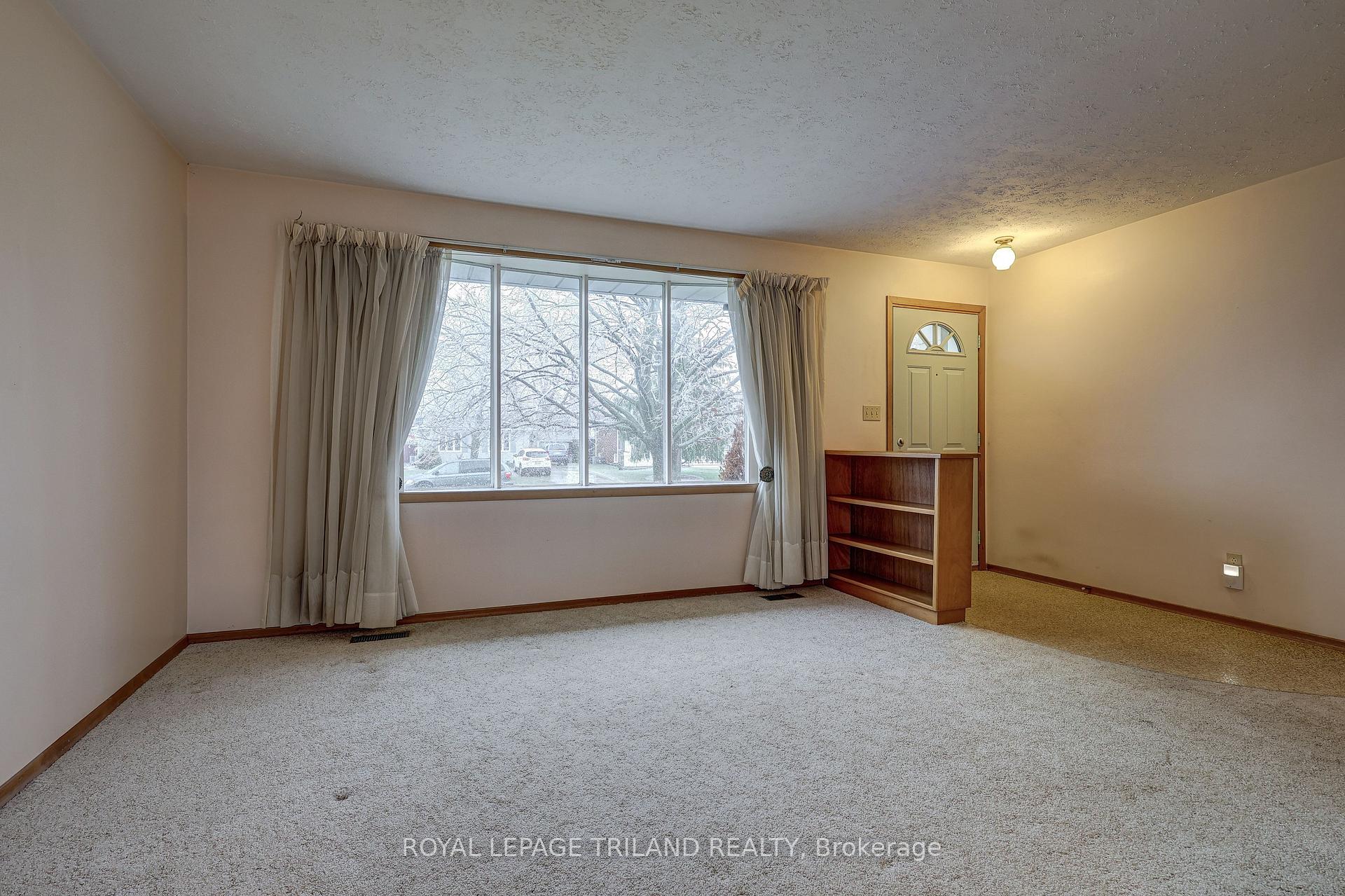 Photo 8 of 10 Paulson Court, St. Thomas — HOMEH