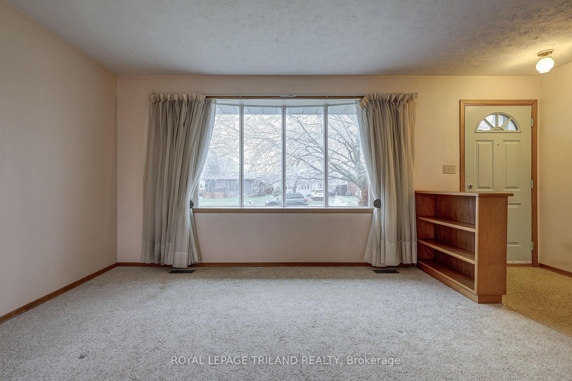 Photo 4 of 10 Paulson Court, St. Thomas — HOMEH