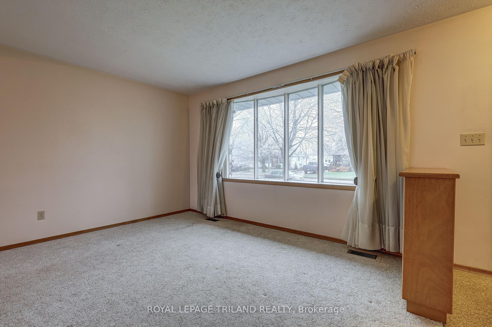 Photo 5 of 10 Paulson Court, St. Thomas — HOMEH