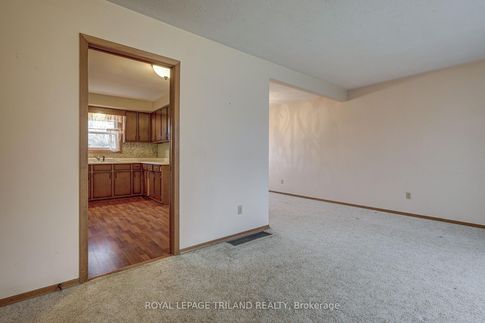 Photo 3 of 10 Paulson Court, St. Thomas — HOMEH