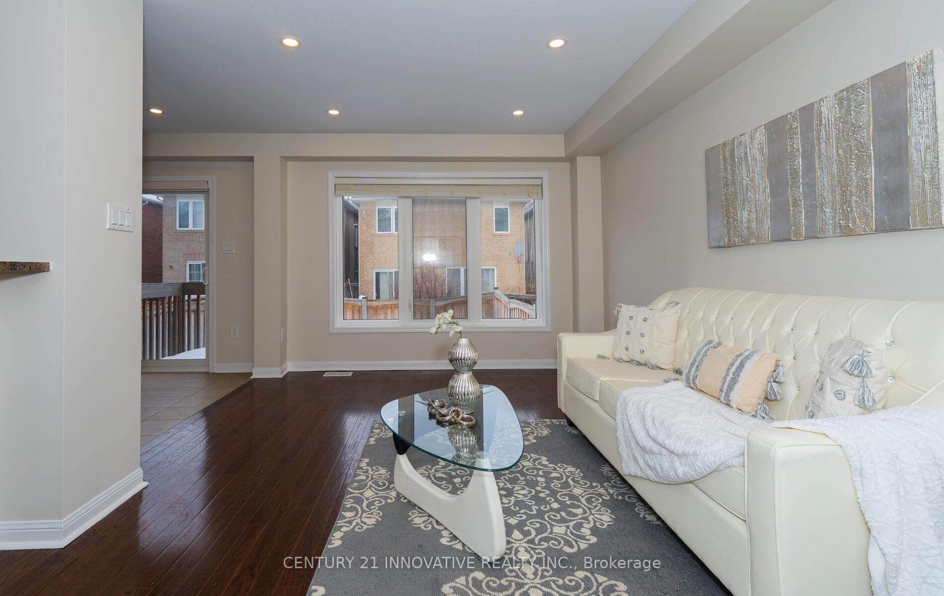 Photo 9 of 1863 Liatris Drive, Pickering, Duffin Heights — HOMEH