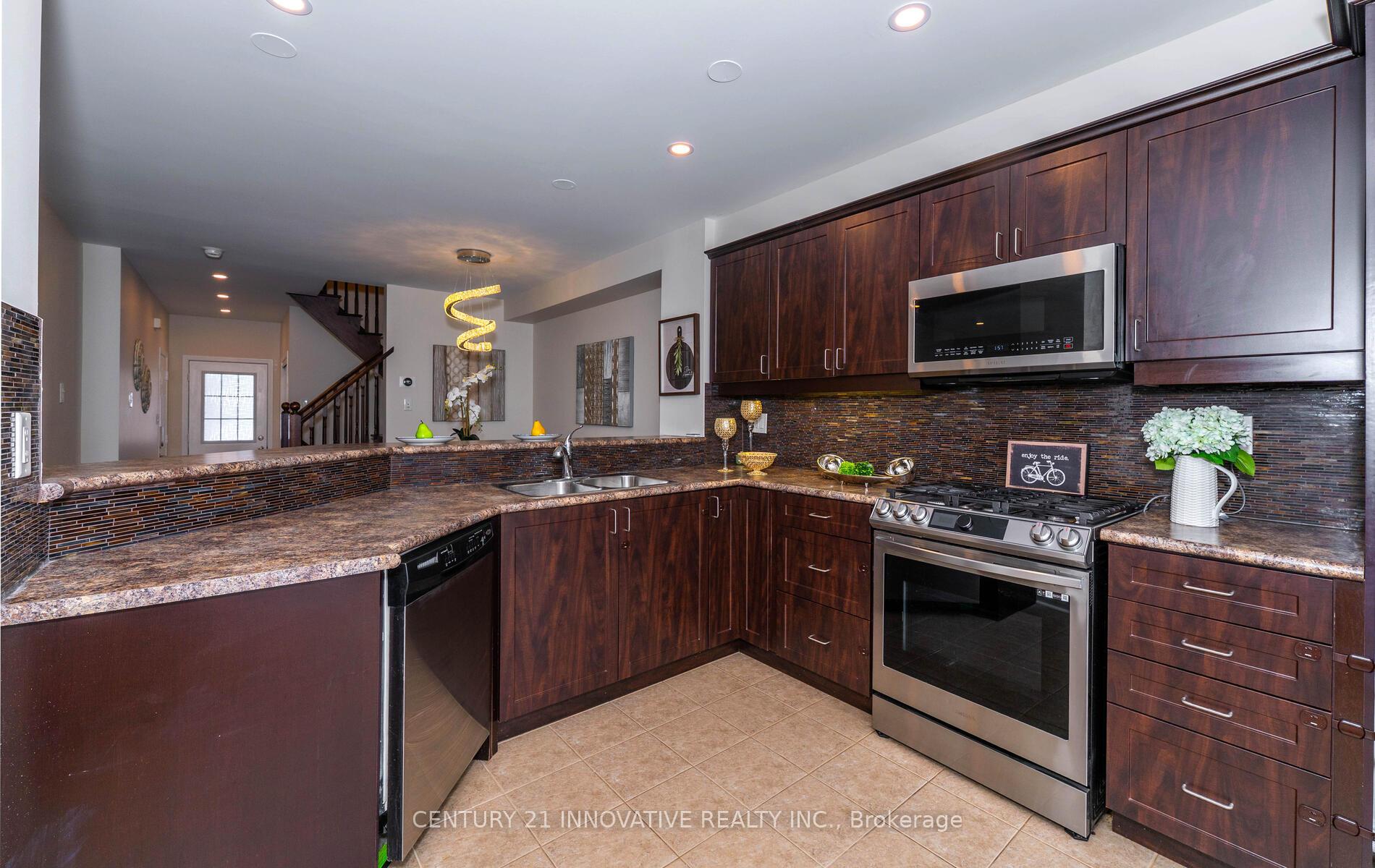 Photo 12 of 1863 Liatris Drive, Pickering, Duffin Heights — HOMEH