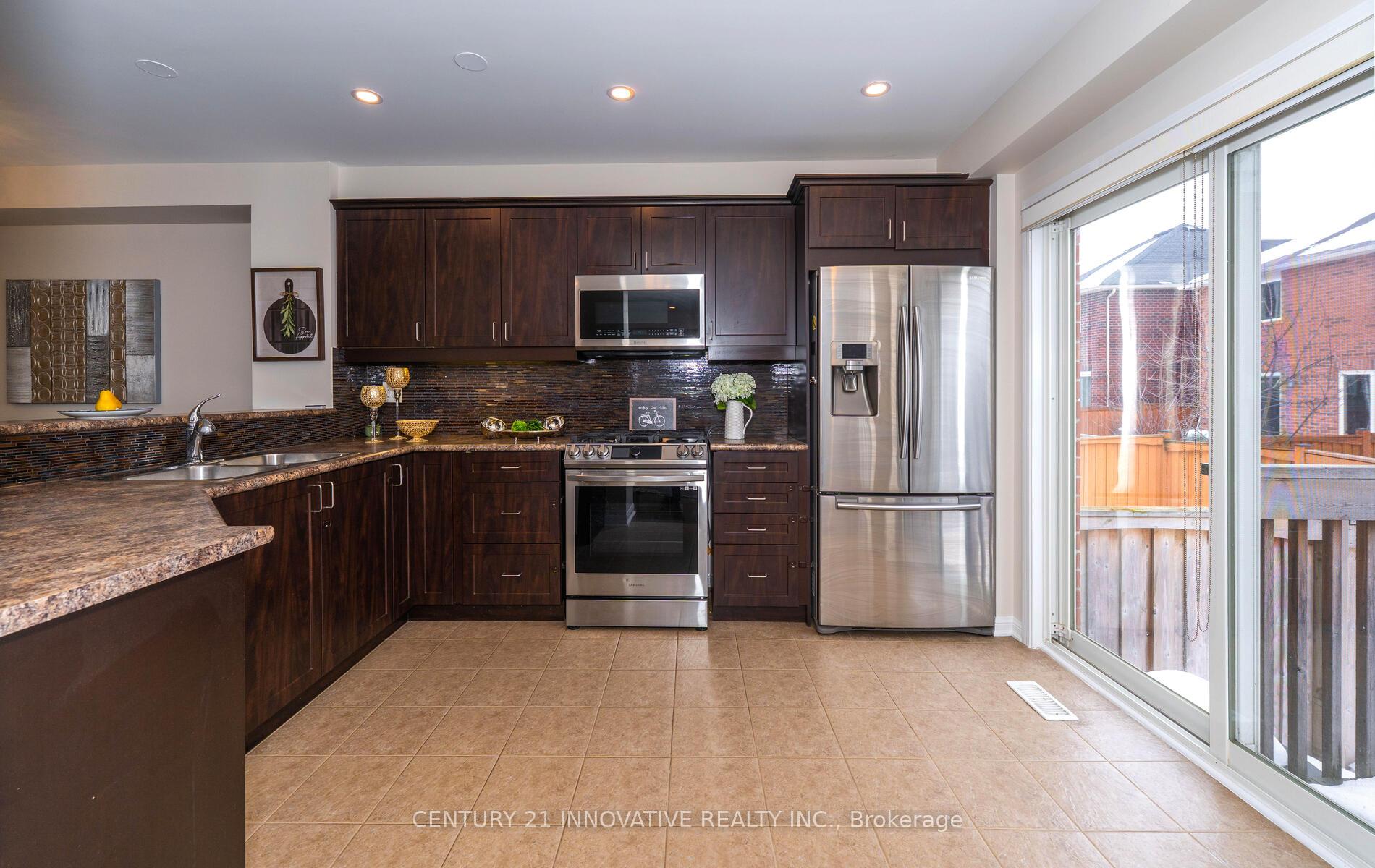 Photo 11 of 1863 Liatris Drive, Pickering, Duffin Heights — HOMEH