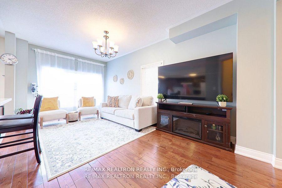 Photo 9 of 24 Michaelman Road, Ajax, South East — HOMEH