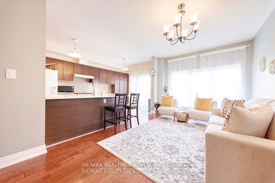 Photo 12 of 24 Michaelman Road, Ajax, South East — HOMEH