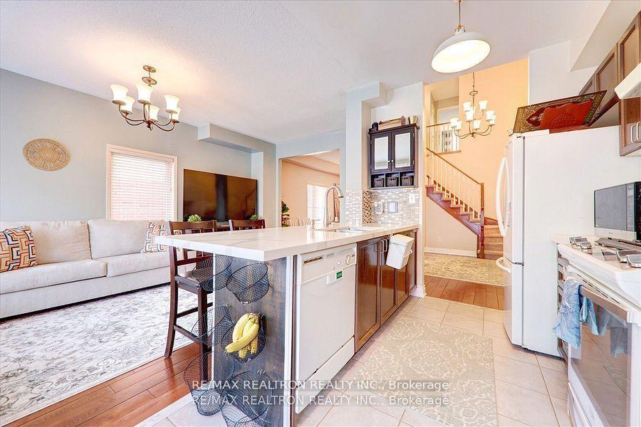 Photo 15 of 24 Michaelman Road, Ajax, South East — HOMEH