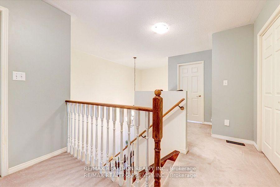Photo 13 of 24 Michaelman Road, Ajax, South East — HOMEH