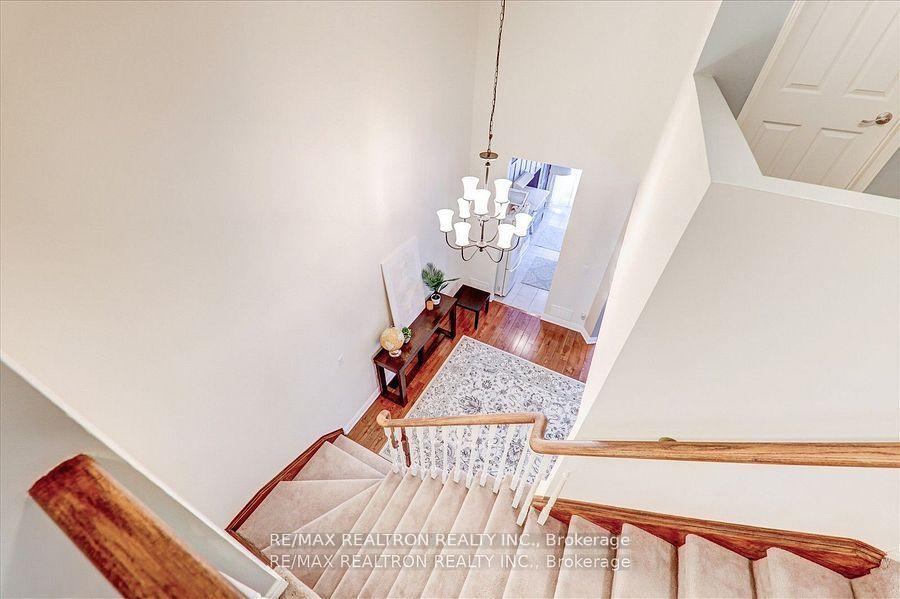 Photo 14 of 24 Michaelman Road, Ajax, South East — HOMEH