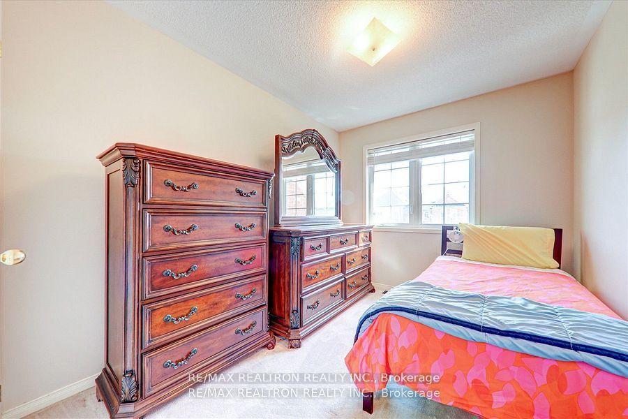 Photo 25 of 24 Michaelman Road, Ajax, South East — HOMEH