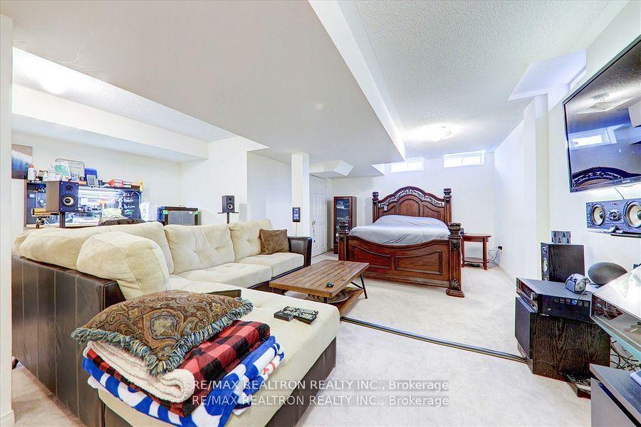 Photo 26 of 24 Michaelman Road, Ajax, South East — HOMEH