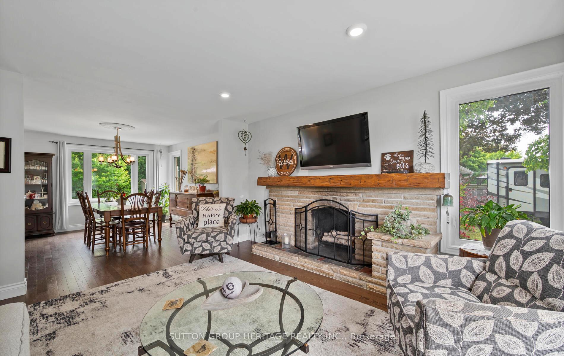 Photo 8 of 3319 Garrard Road, Whitby, Rolling Acres — HOMEH