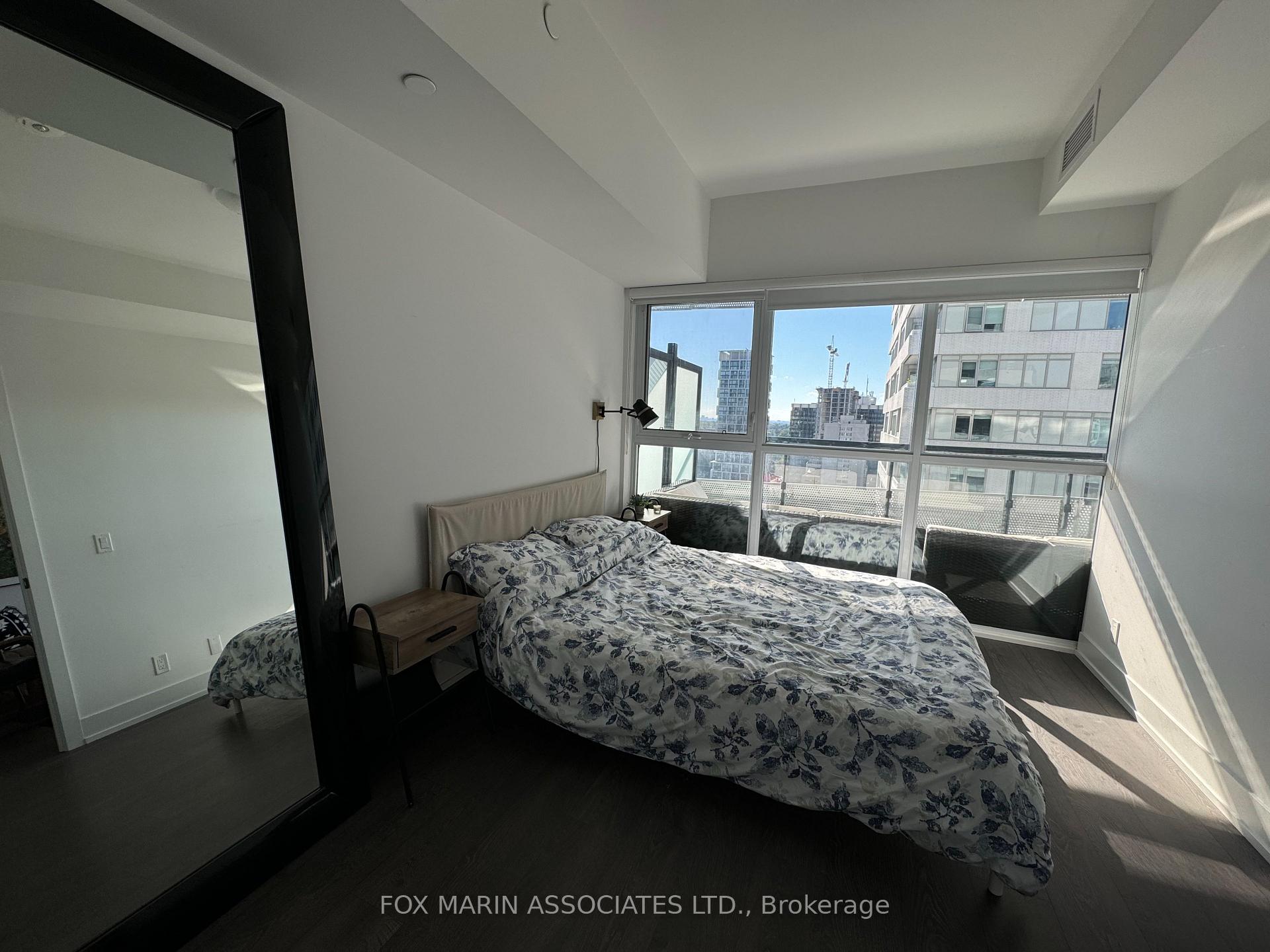 Photo 6 of Unit 1506, 11 Lillian Street, Toronto, Mount Pleasant West — HOMEH