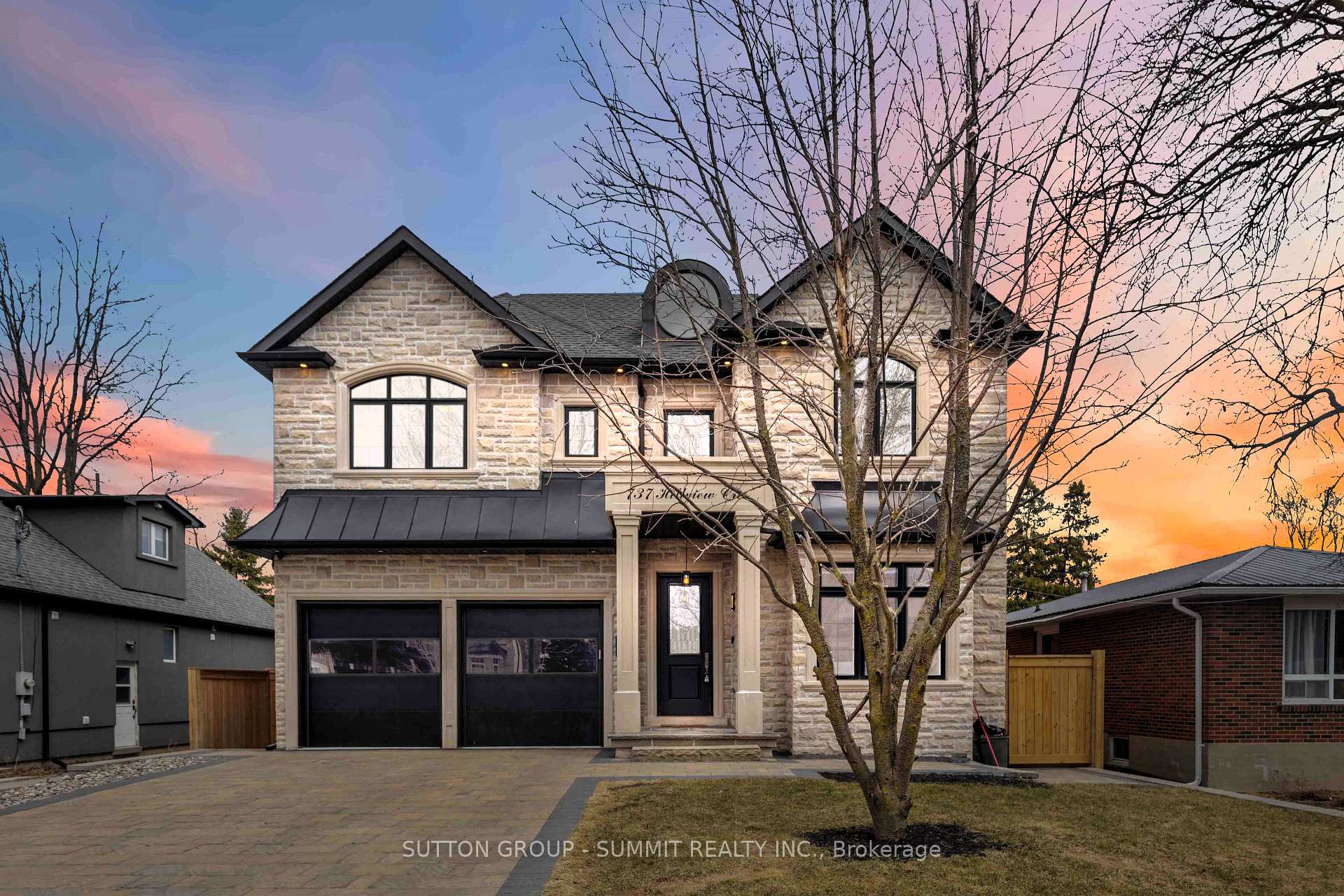 Photo 3 of 737 Hillview Crescent, Pickering, West Shore — HOMEH
