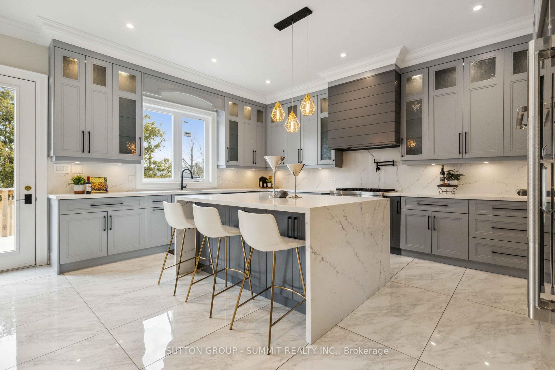 Photo 9 of 737 Hillview Crescent, Pickering, West Shore — HOMEH