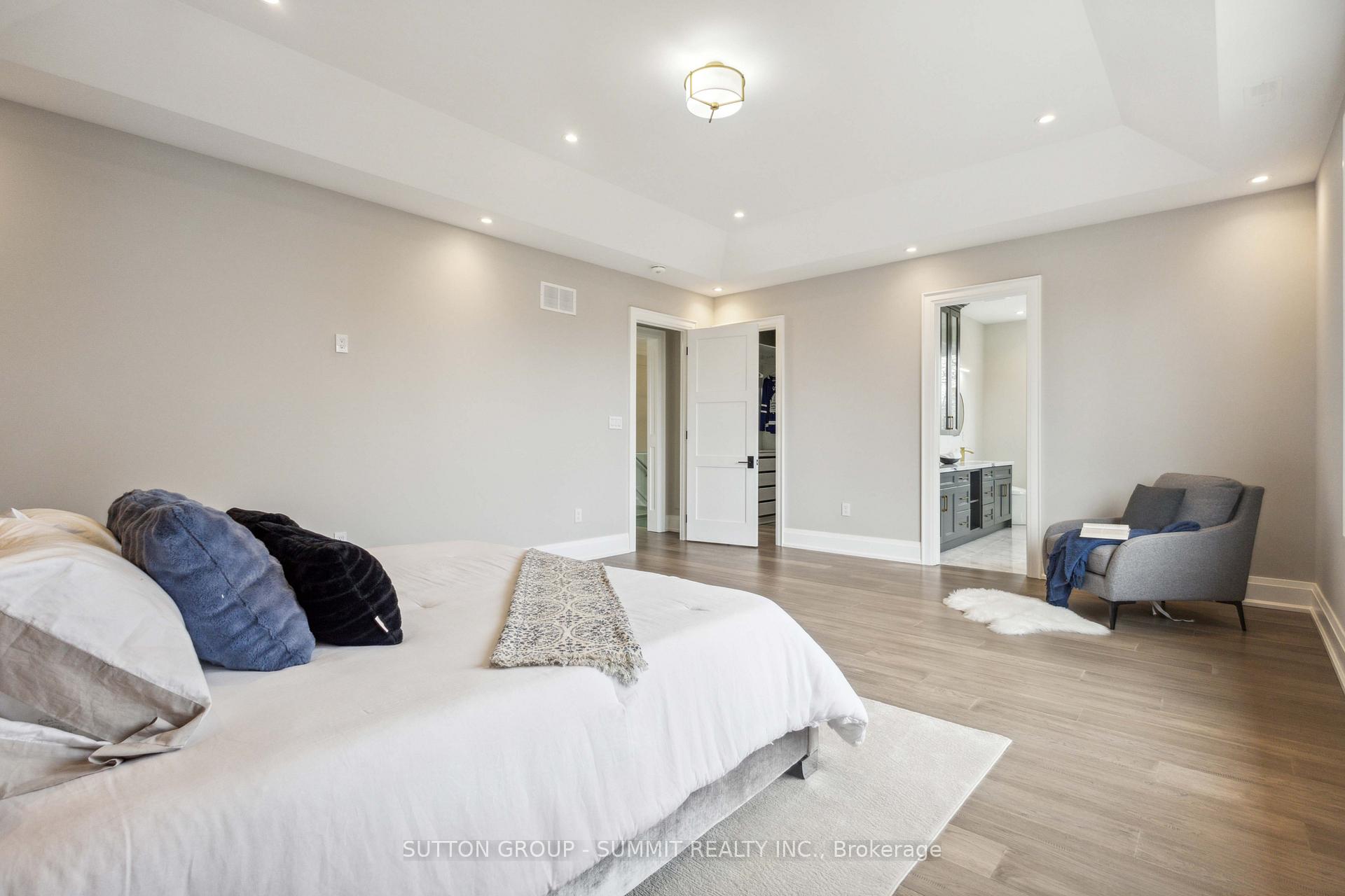 Photo 32 of 737 Hillview Crescent, Pickering, West Shore — HOMEH