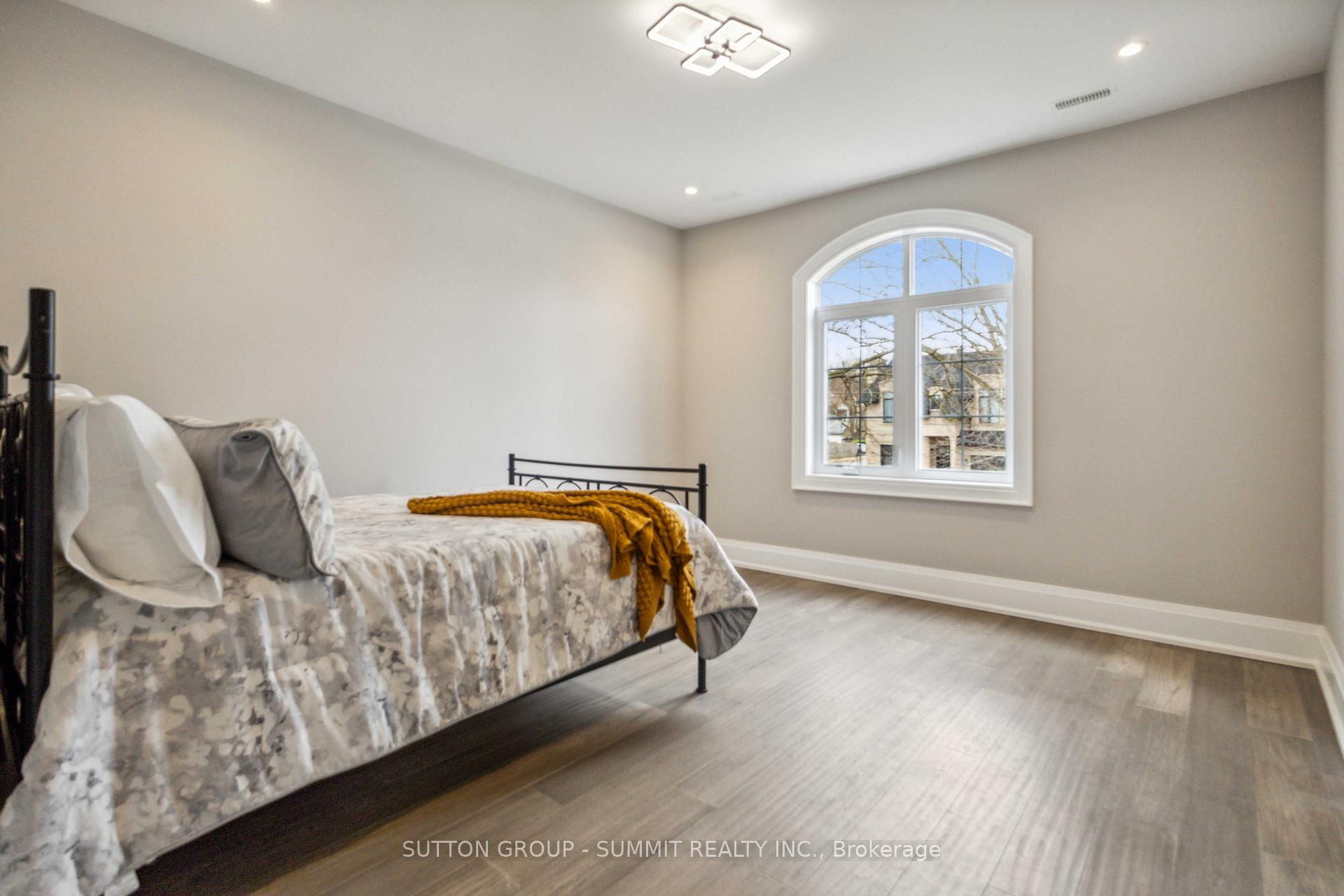 Photo 25 of 737 Hillview Crescent, Pickering, West Shore — HOMEH