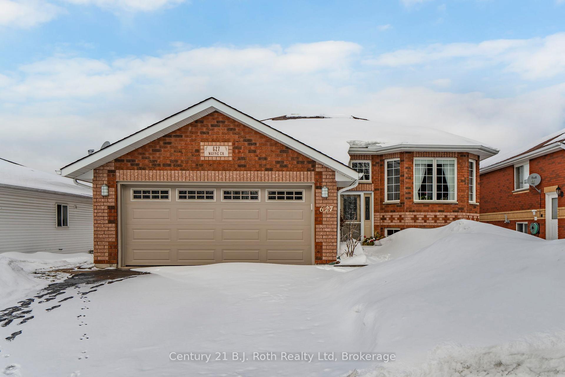 Photo 1 of 627 Wayne Crescent, Midland — HOMEH
