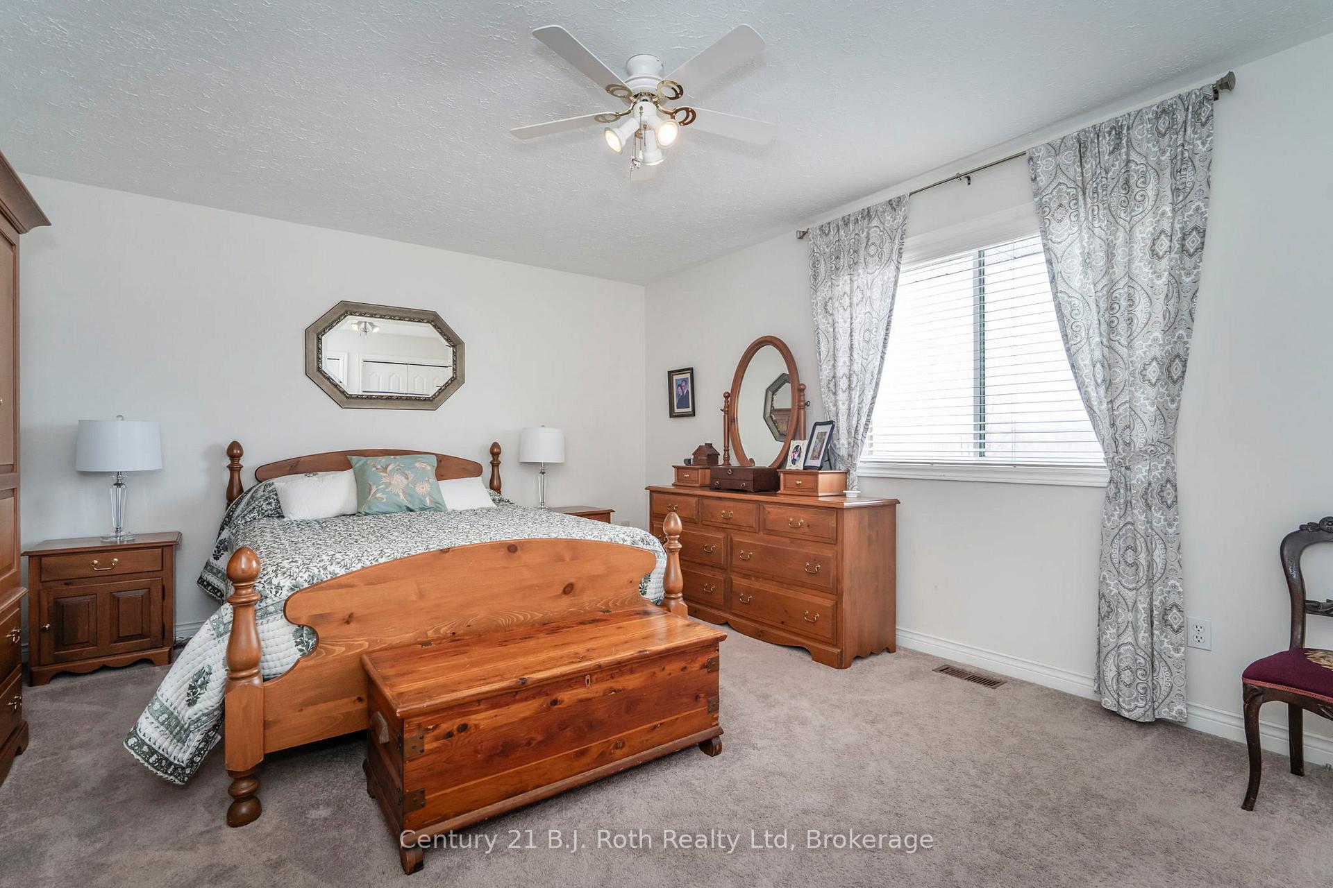 Photo 21 of 627 Wayne Crescent, Midland — HOMEH