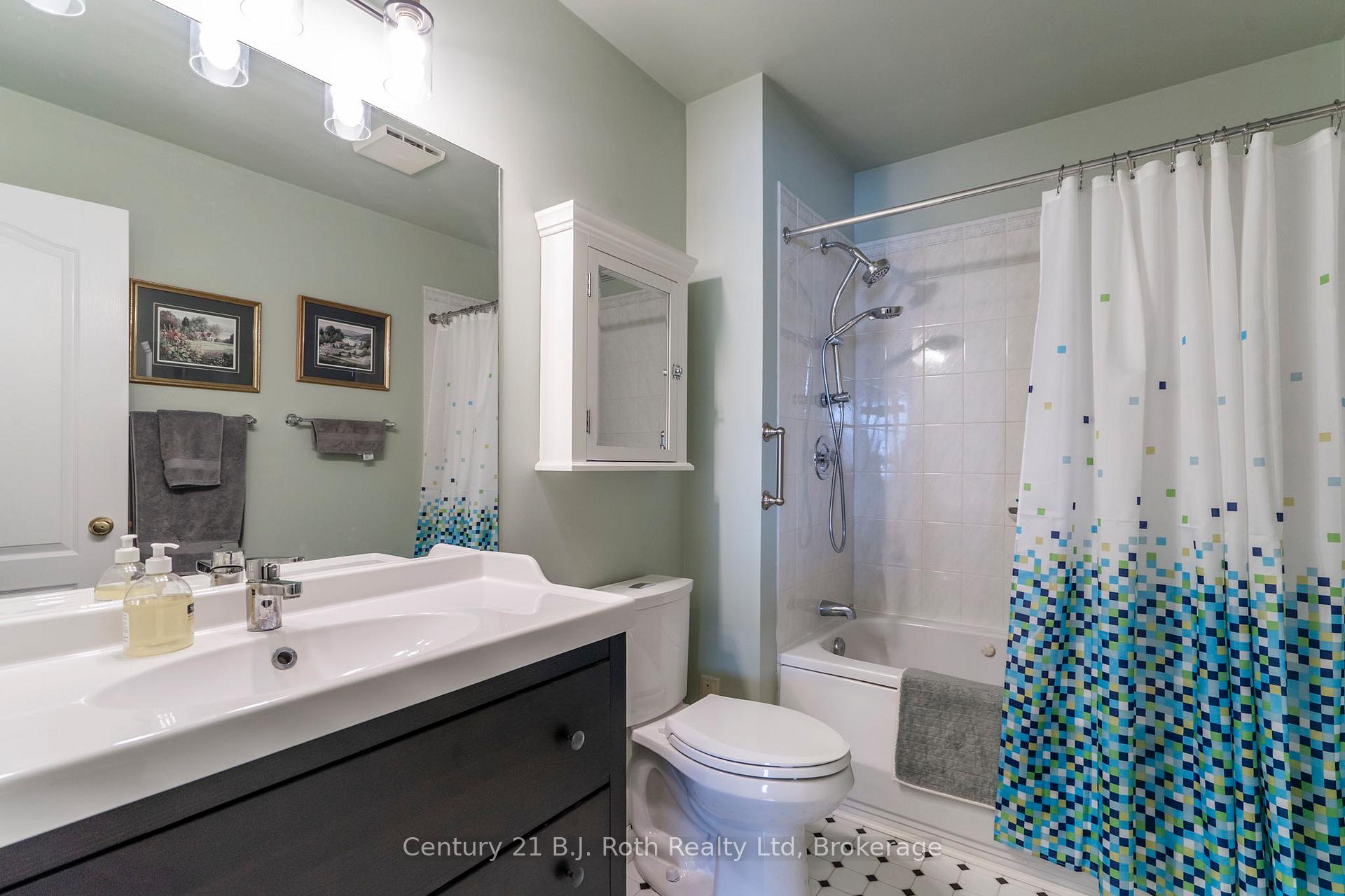 Photo 18 of 627 Wayne Crescent, Midland — HOMEH