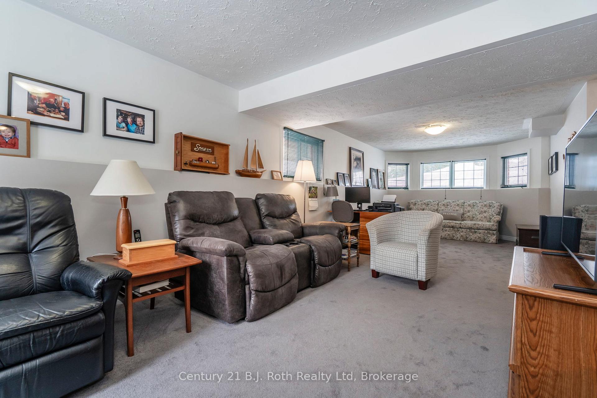 Photo 22 of 627 Wayne Crescent, Midland — HOMEH