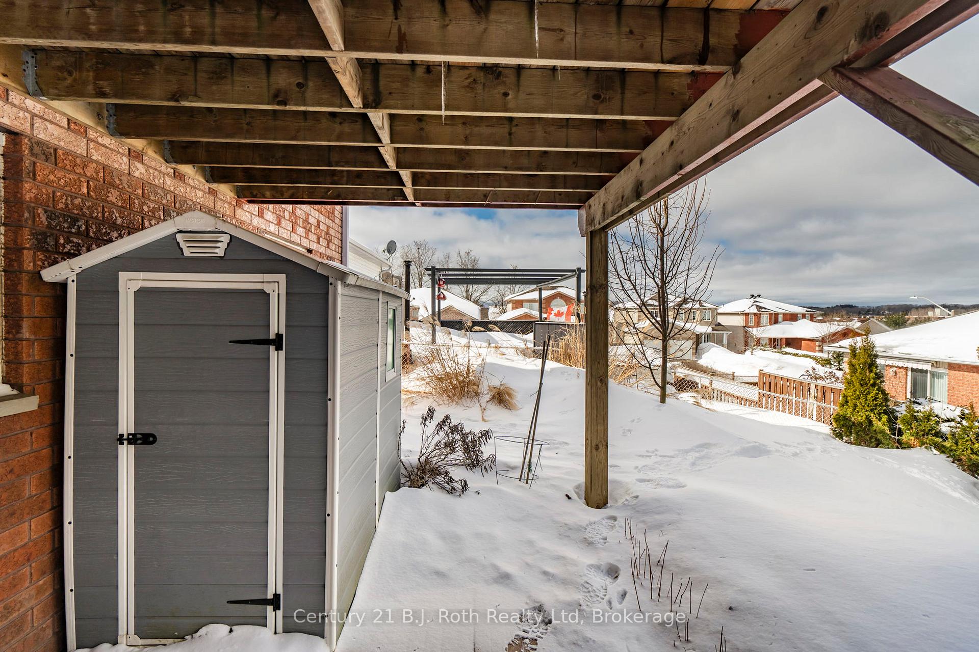 Photo 32 of 627 Wayne Crescent, Midland — HOMEH