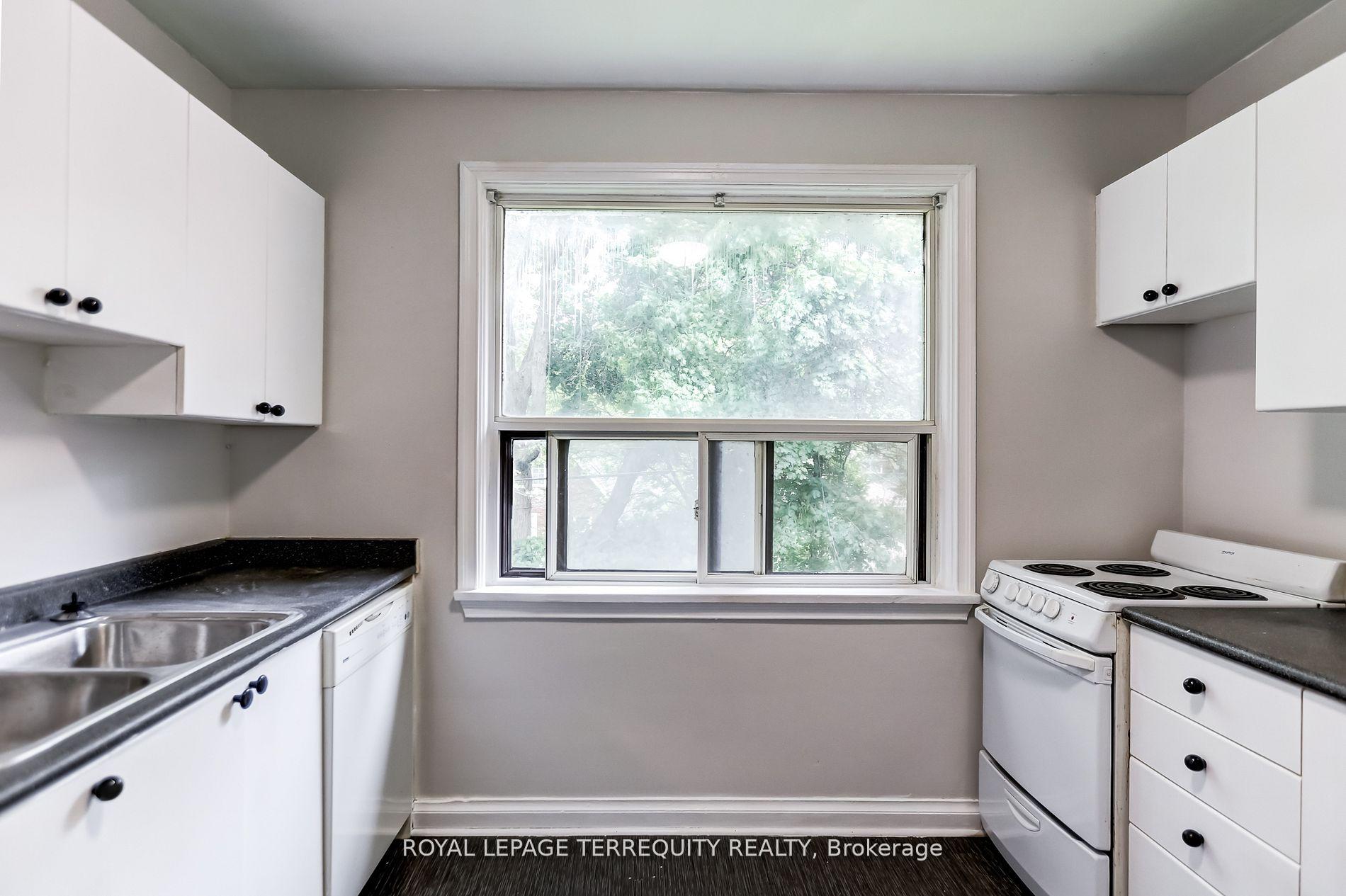 Photo 25 of 2563 Kingston Road, Scarborough, Cliffcrest — HOMEH