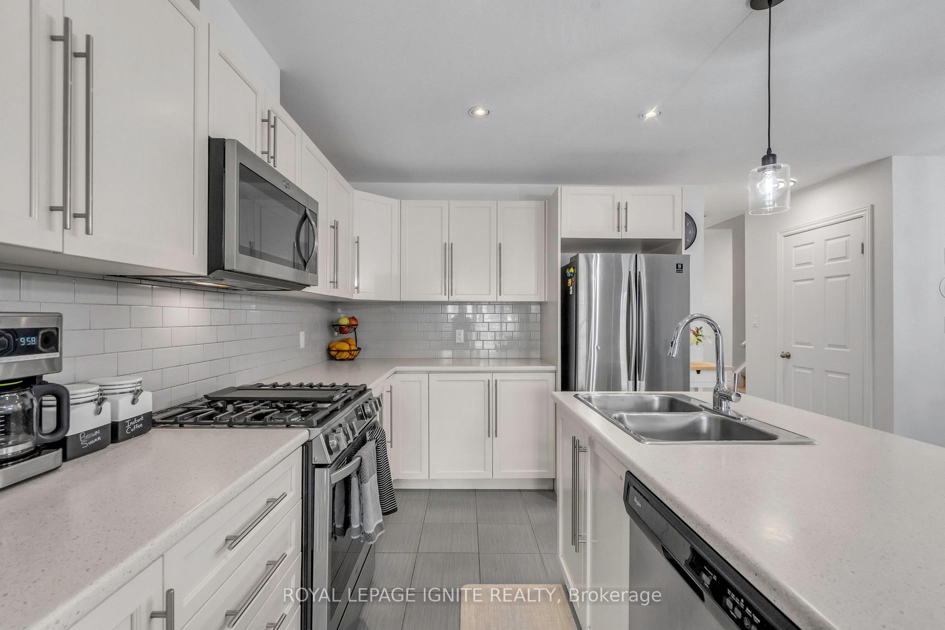 Photo 13 of 140 Templewood Drive, Kitchener — HOMEH
