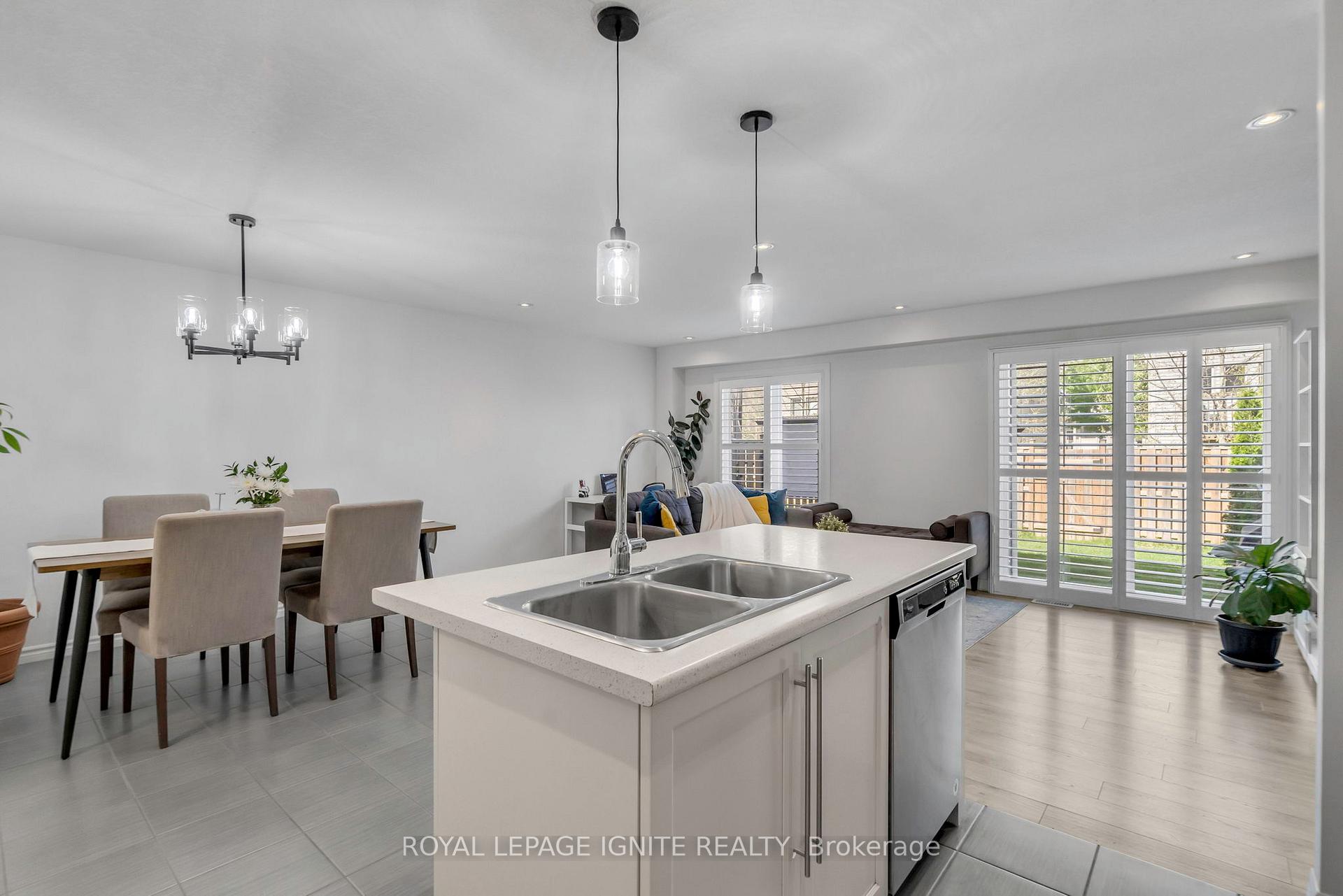 Photo 24 of 140 Templewood Drive, Kitchener — HOMEH