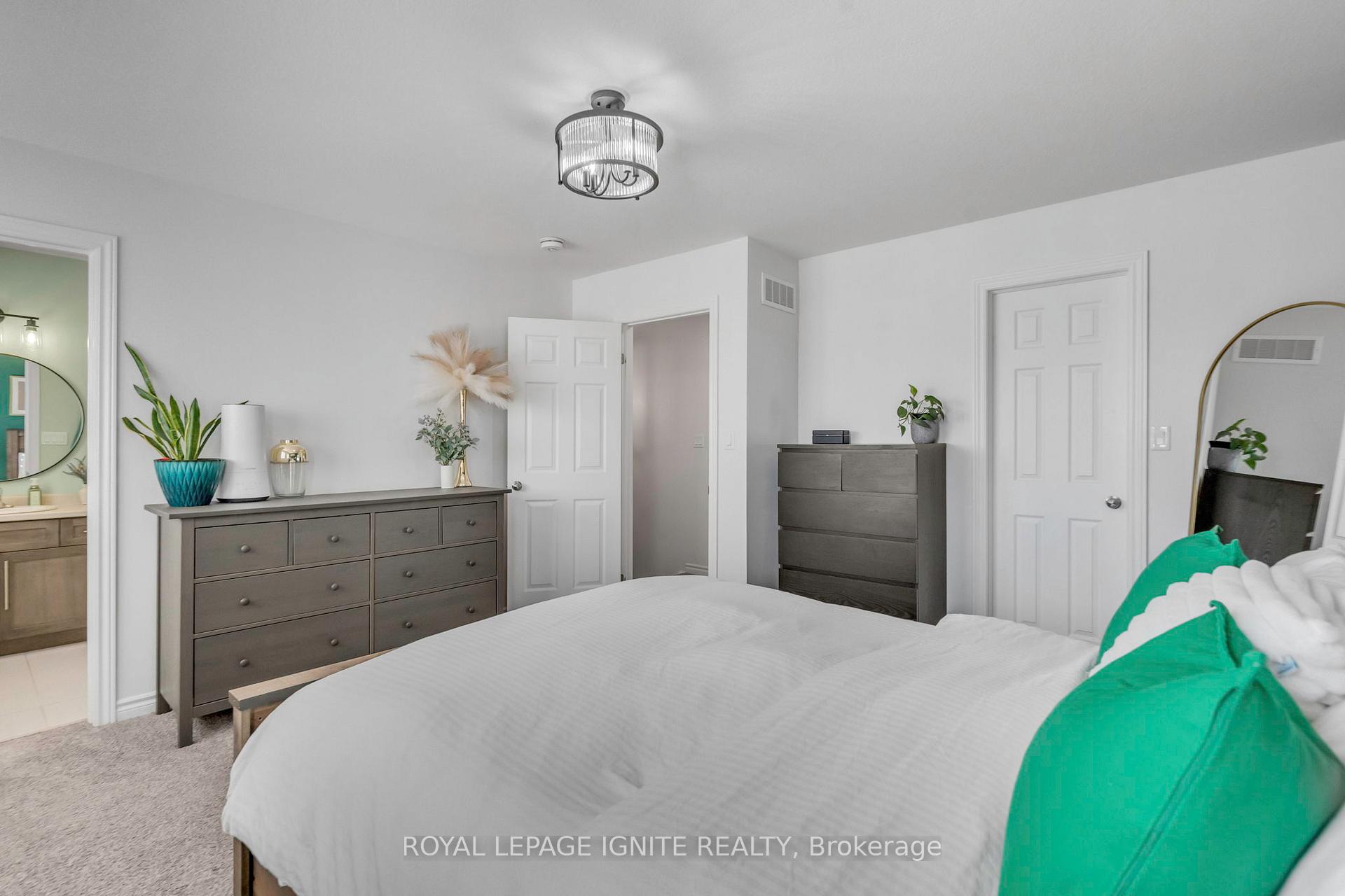 Photo 19 of 140 Templewood Drive, Kitchener — HOMEH