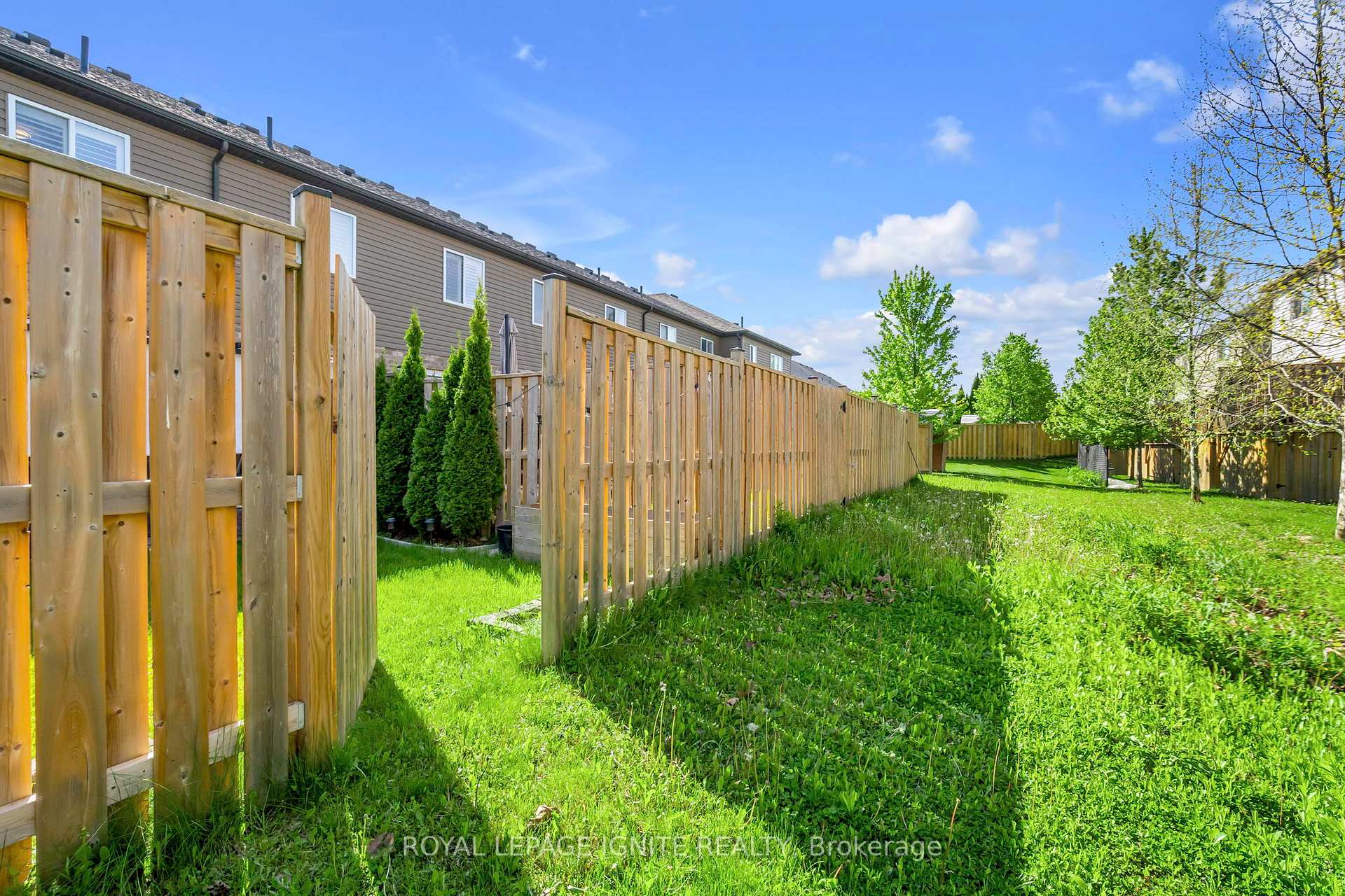 Photo 35 of 140 Templewood Drive, Kitchener — HOMEH