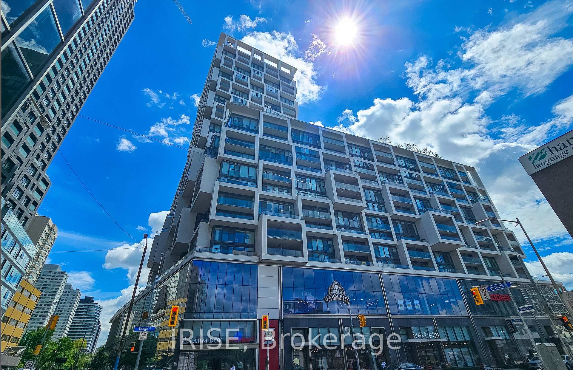Photo 9 of Unit 1707, 5 Soudan Avenue, Toronto, Mount Pleasant West — HOMEH