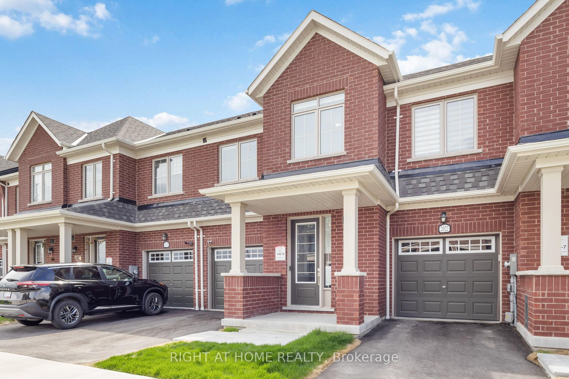 Photo 3 of 2020 Cameron Lott Crescent, Oshawa, Kedron — HOMEH
