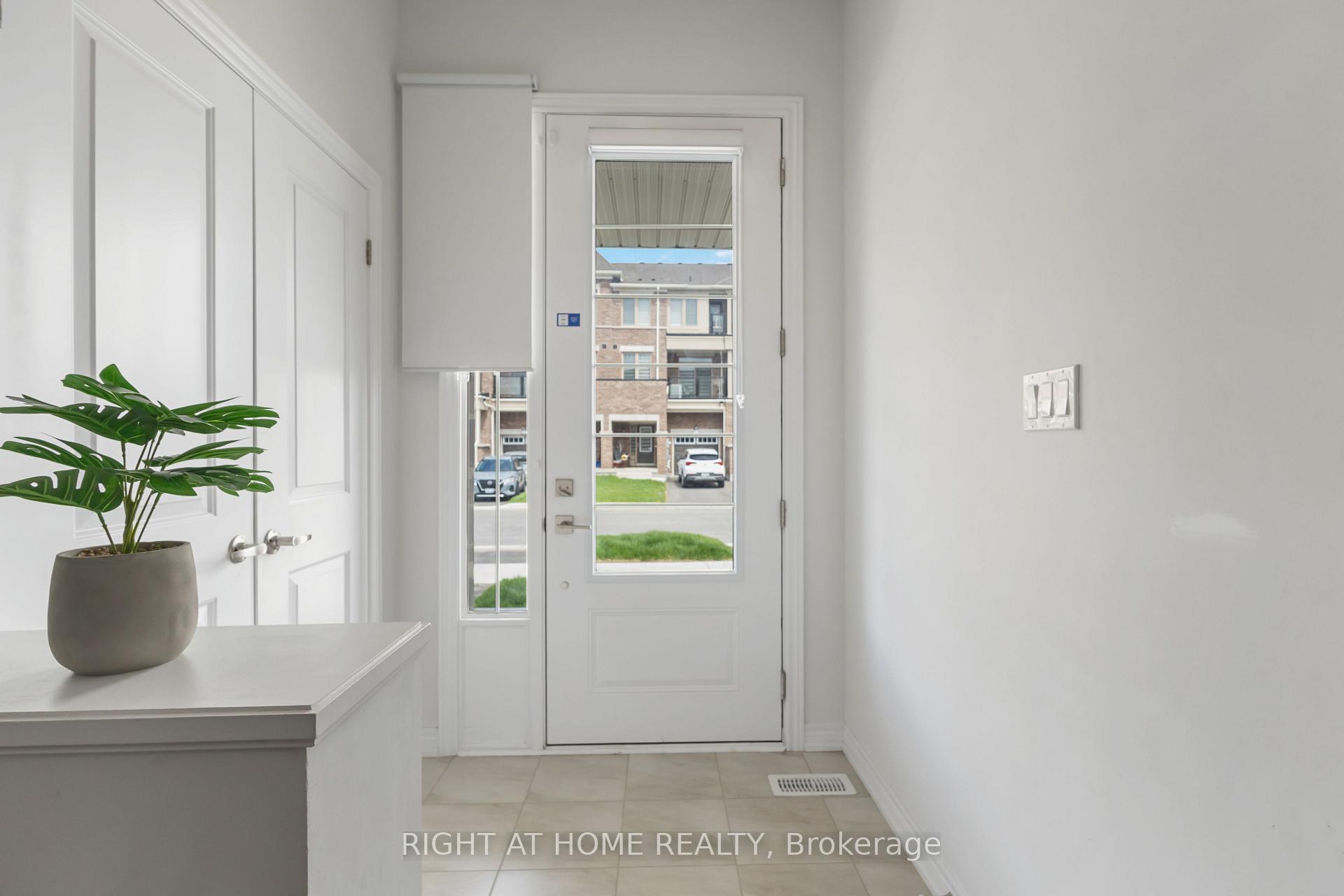Photo 4 of 2020 Cameron Lott Crescent, Oshawa, Kedron — HOMEH
