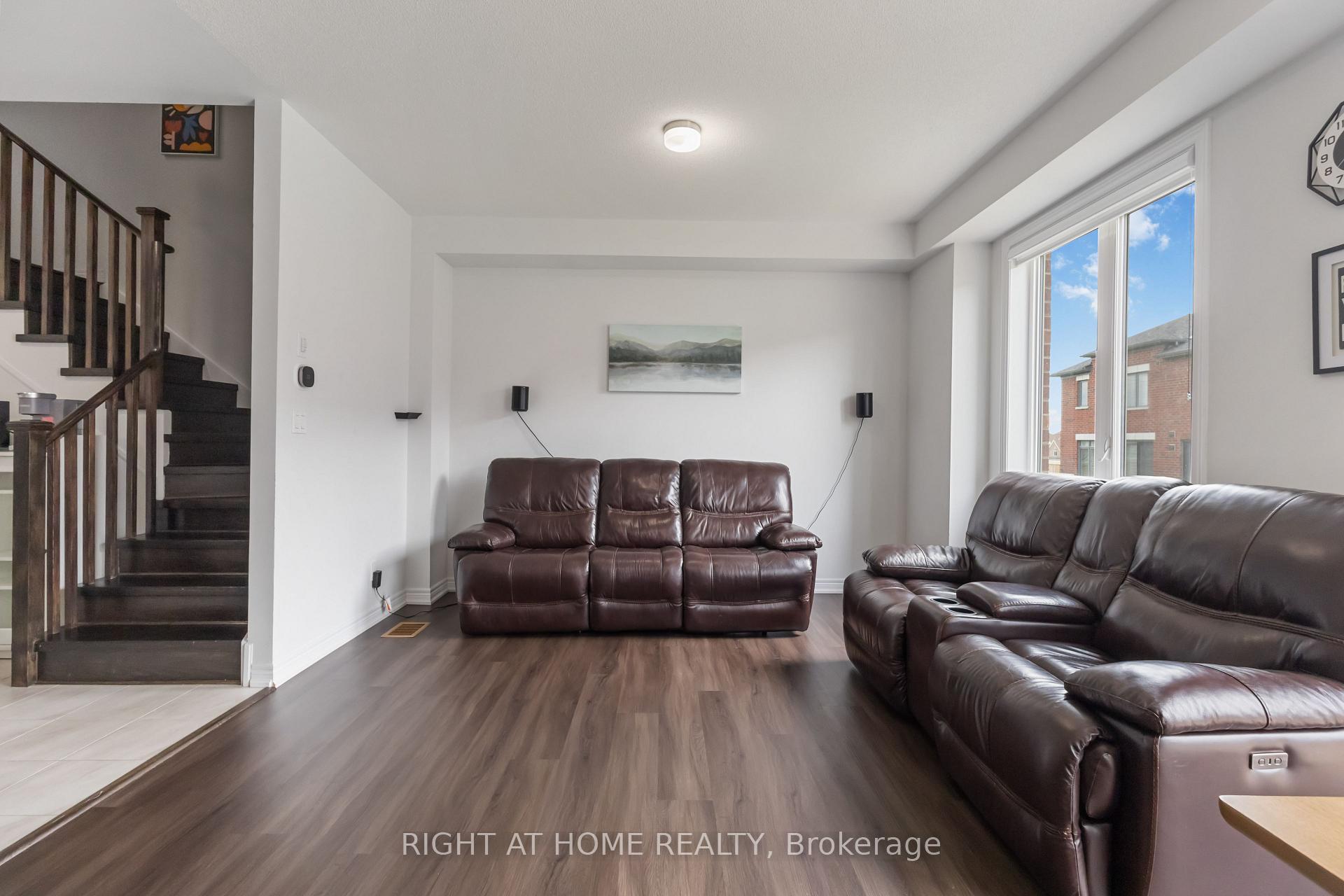 Photo 2 of 2020 Cameron Lott Crescent, Oshawa, Kedron — HOMEH
