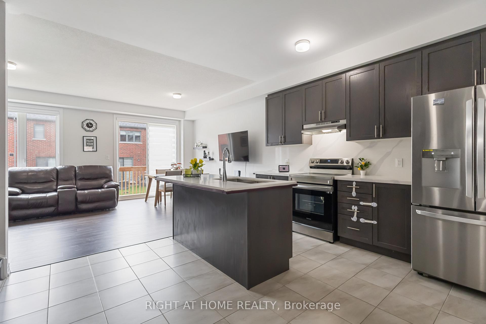 Photo 31 of 2020 Cameron Lott Crescent, Oshawa, Kedron — HOMEH